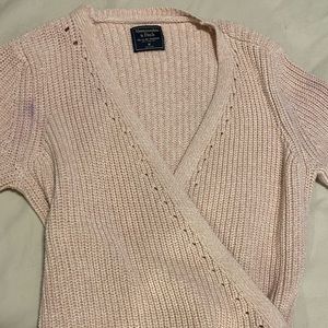 Abercrombie and Fitch Size Médium Pink Knit Sweater